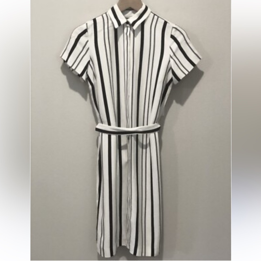 Ann Taylor Black and White Short Sleeve Shirt Dress